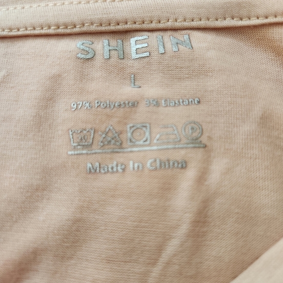 Shein women's tshirt, size Large, beige with butterfly design - Picture 5 of 6